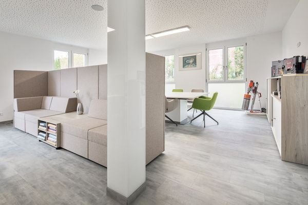 228 m² Büro- und Praxisfläche + 228 m² Wohnfläche 