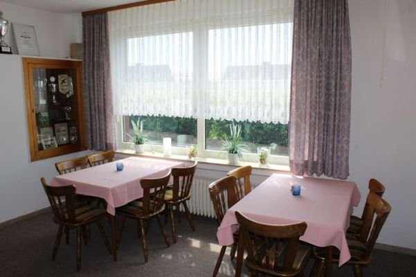 Fernseh- und Clubzimmer