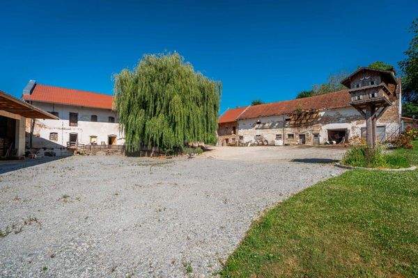 Haus u. Nebengebäude