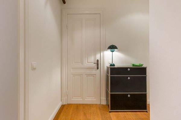 Flur mit Blick zum 2. Ausgang