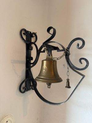 Glocke für Bedienstete.JPG