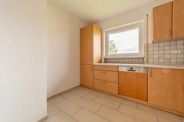 Küche mit Einbauküche