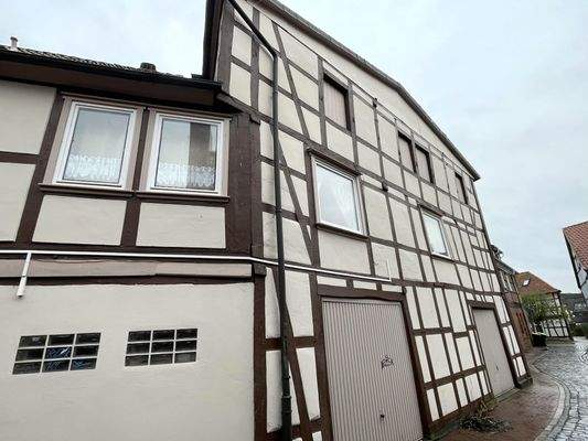 Garagen und Wohnbreich