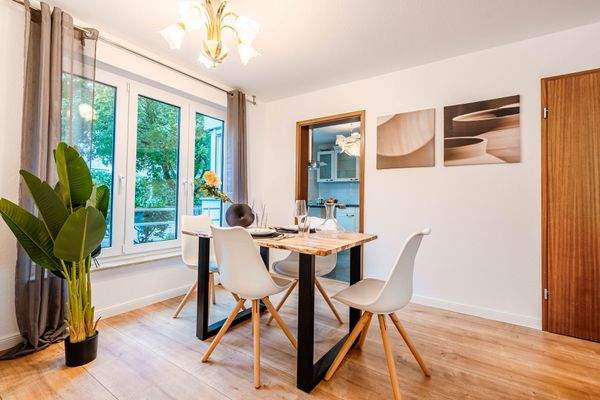 Esszimmer und Abstellraum