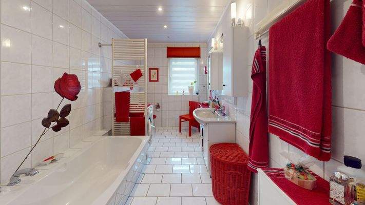 Badezimmer im Erdgeschoss