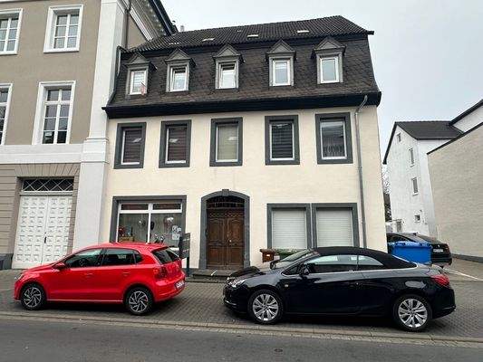 Straßenansicht Gebäude 2