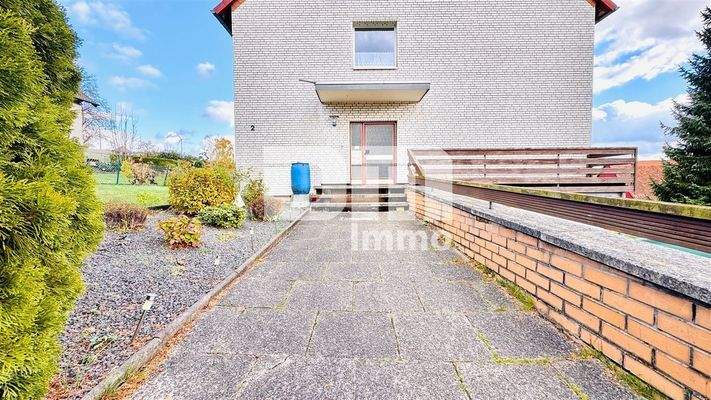 Zugang / Zuweg Haupteingang