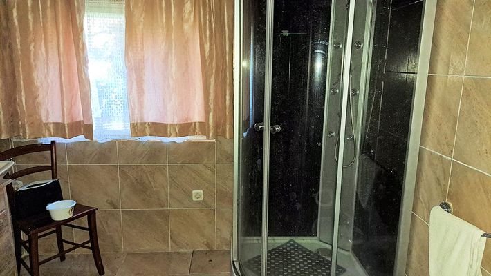 Badezimmer im Erdgeschoss