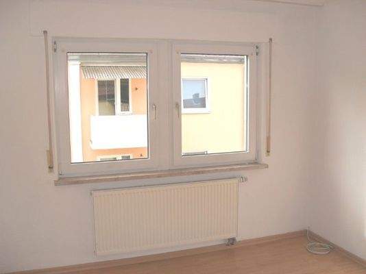 Gutgeschnittenes Schlafzimmer.