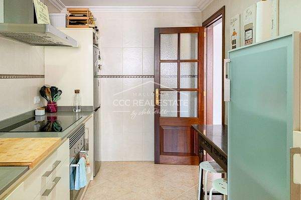 Moderne Einbauküche...