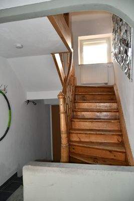 21 - Treppe zum OG.JPG