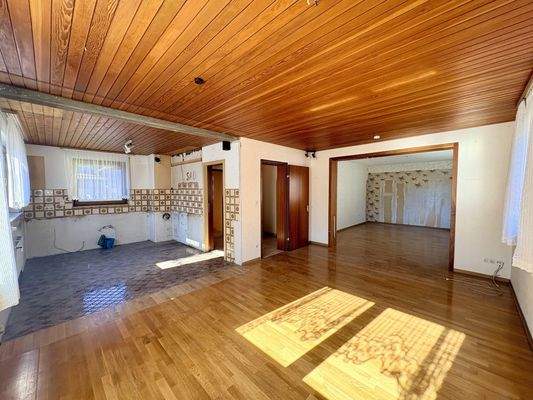 Küche inkl. Ess- und Wohnbereich EG