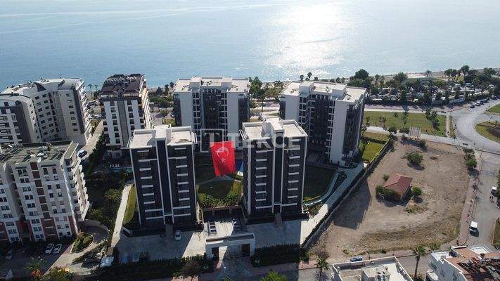 4-Bedroom Beachfront Fully Furnished Home in Konyaaltı Liman