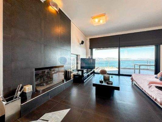 791281b1c412449a9c83b9311b803936-original