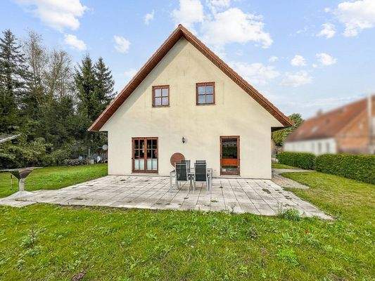 weitläufige Wohlfühl-Terrasse 