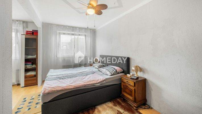 1. OG Elternschlafzimmer 1