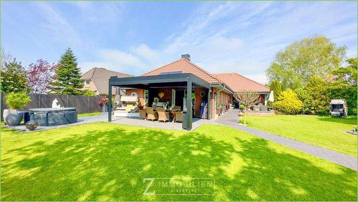 Wohnhaus mit überdachter Terrasse