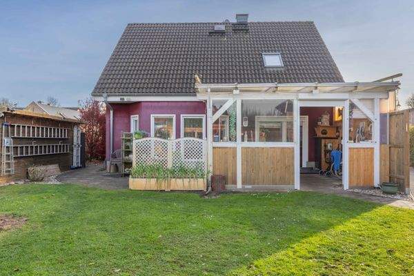 Rückansicht/ Terrasse