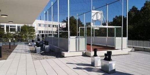 Sportfeld auf dem Dach
