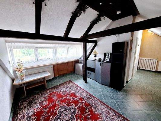 DG: auch Küchenzeile möglich