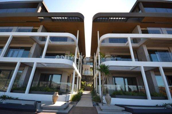Seafront Properties with Unique Views in Alanya Carsi
