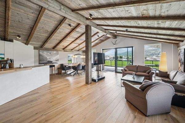  Das Herzstück: Der rund 64 m² große und offene Wohnbereich 