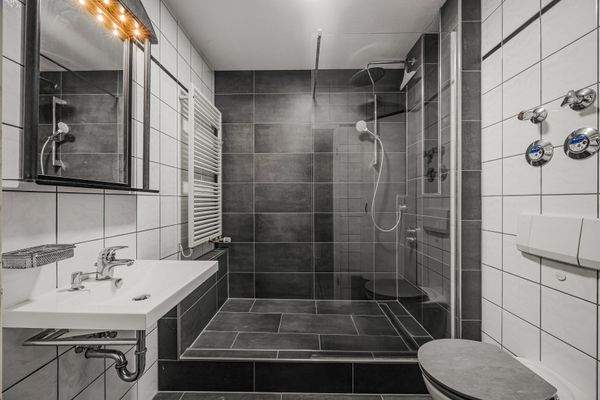 Bad im Kellergeschoss