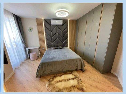 Schlafzimmer mit Garderobe 