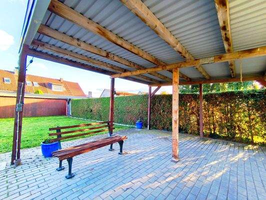 überdachte Sitzecke