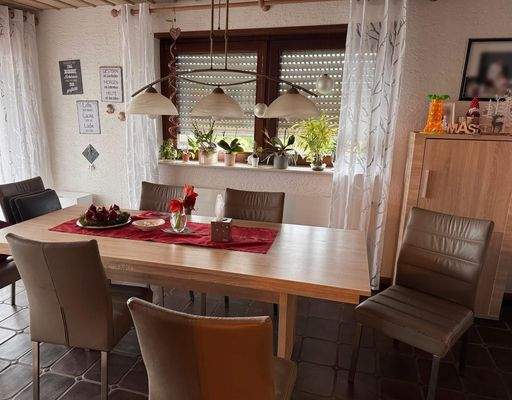 ... gemütliche Esszimmer