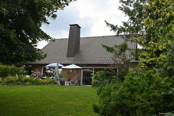 2048 VoicFZB_4214.jpg