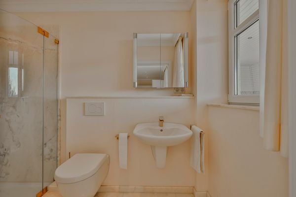 zweites Badezimmer