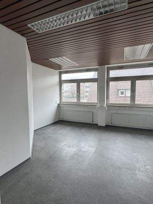 Büro-/Praxisflächen