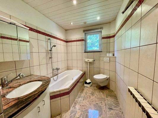 Badezimmer im Obergeschoss