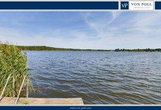 Blick von der Steganlage auf den Schweriner See