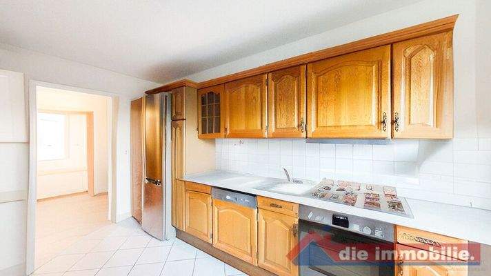 Zweiter Blick auf die Küche – übersichtlich, hell und gut nutzbar