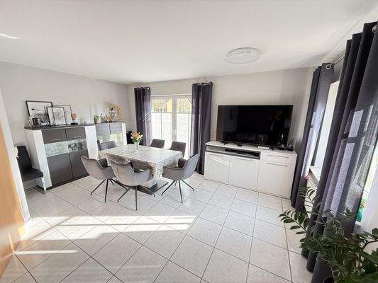 Wohn-/Esszimmer Teil 2