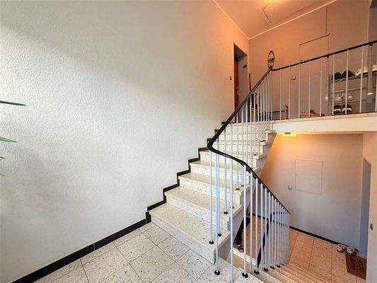 Treppenhaus zur Wohnung 
