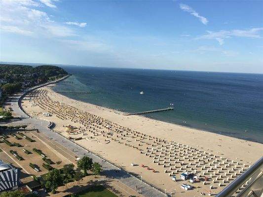 Blick auf den Strand und das Meer