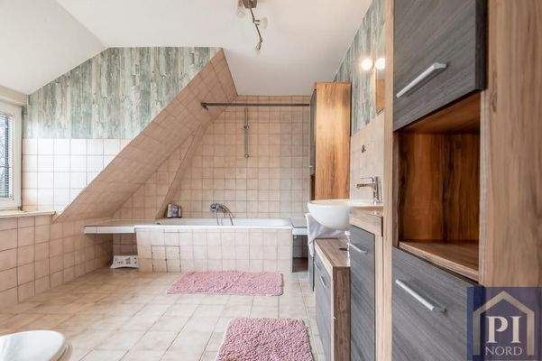 Vollbad im Obergeschoss