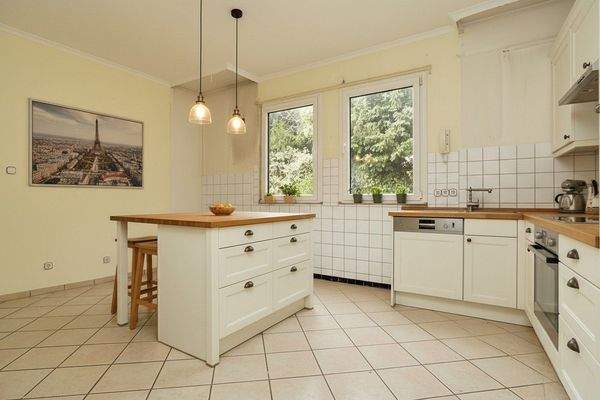 Blumenauer (c) - Küche (KI Verbessert)