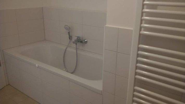 4-Raum Wohnung Bad mit Wanne
