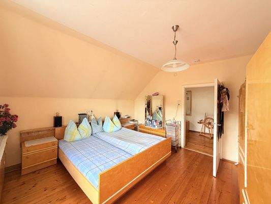 Schlafzimmer OG