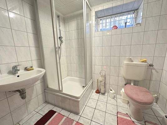 Badezimmer Kellergeschoss