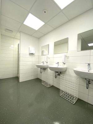 SÜDBAU, 1. OG, Duschraum