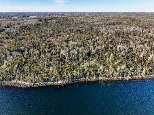 Drohnenaufnahme - Blick über das Land