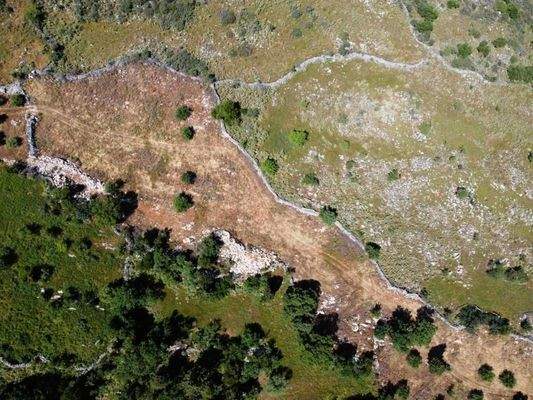Wundervolles Grundstück zum Verkauf in Xirosterni