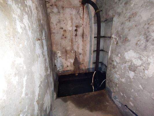 Keller-Brunnenwasser