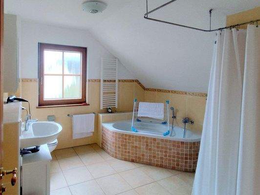 Bad DG mit Eckwanne &amp; DU