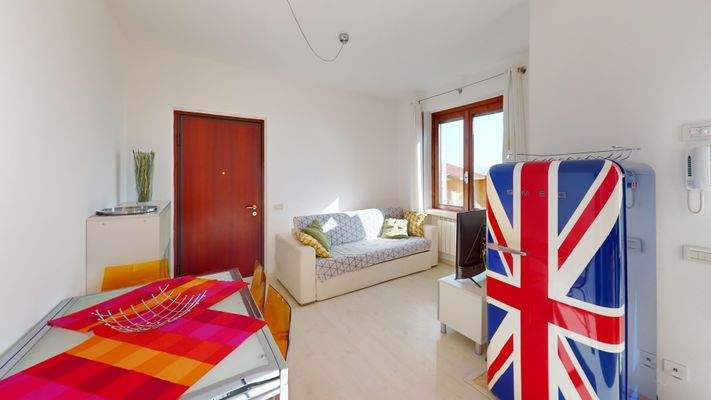 PR-024-90-Trilocale-a-Soiano-del-Lago-Living-Room.